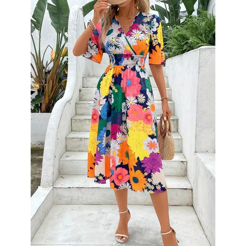 Women's Floral Print Summer Dress / Size Medium / Below the knee
